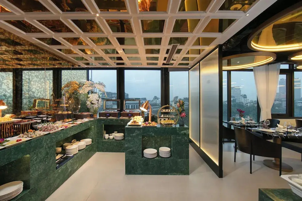 Photo - Le Premier Hotel & Rooftop Bar