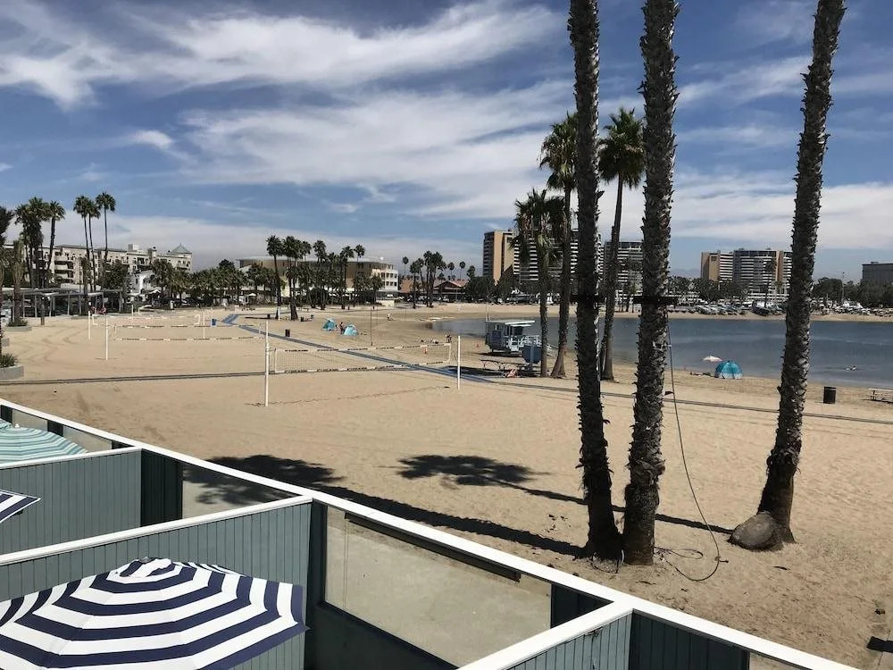 Photo - Foghorn Harbor Inn