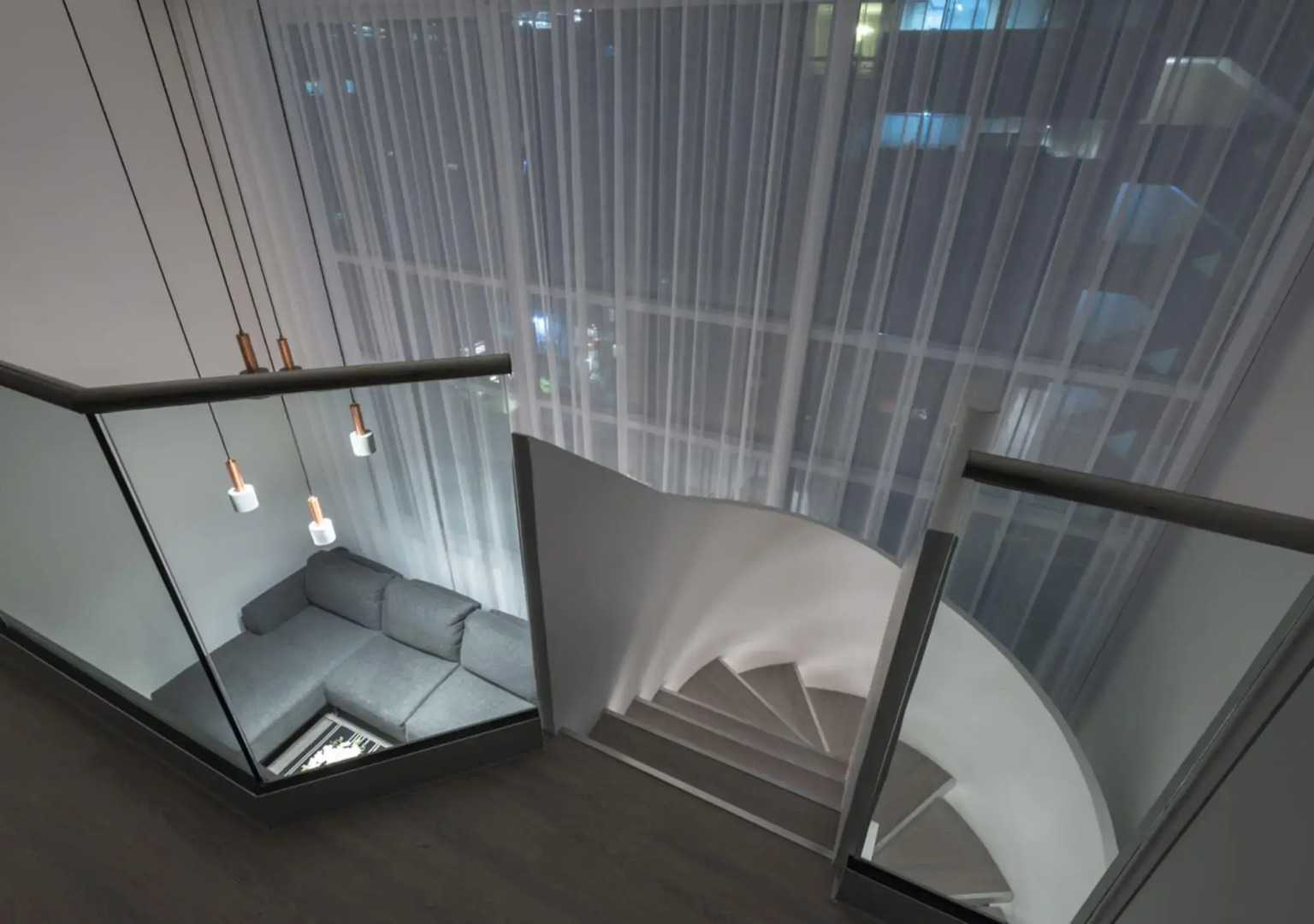 Foto - 45 by Director