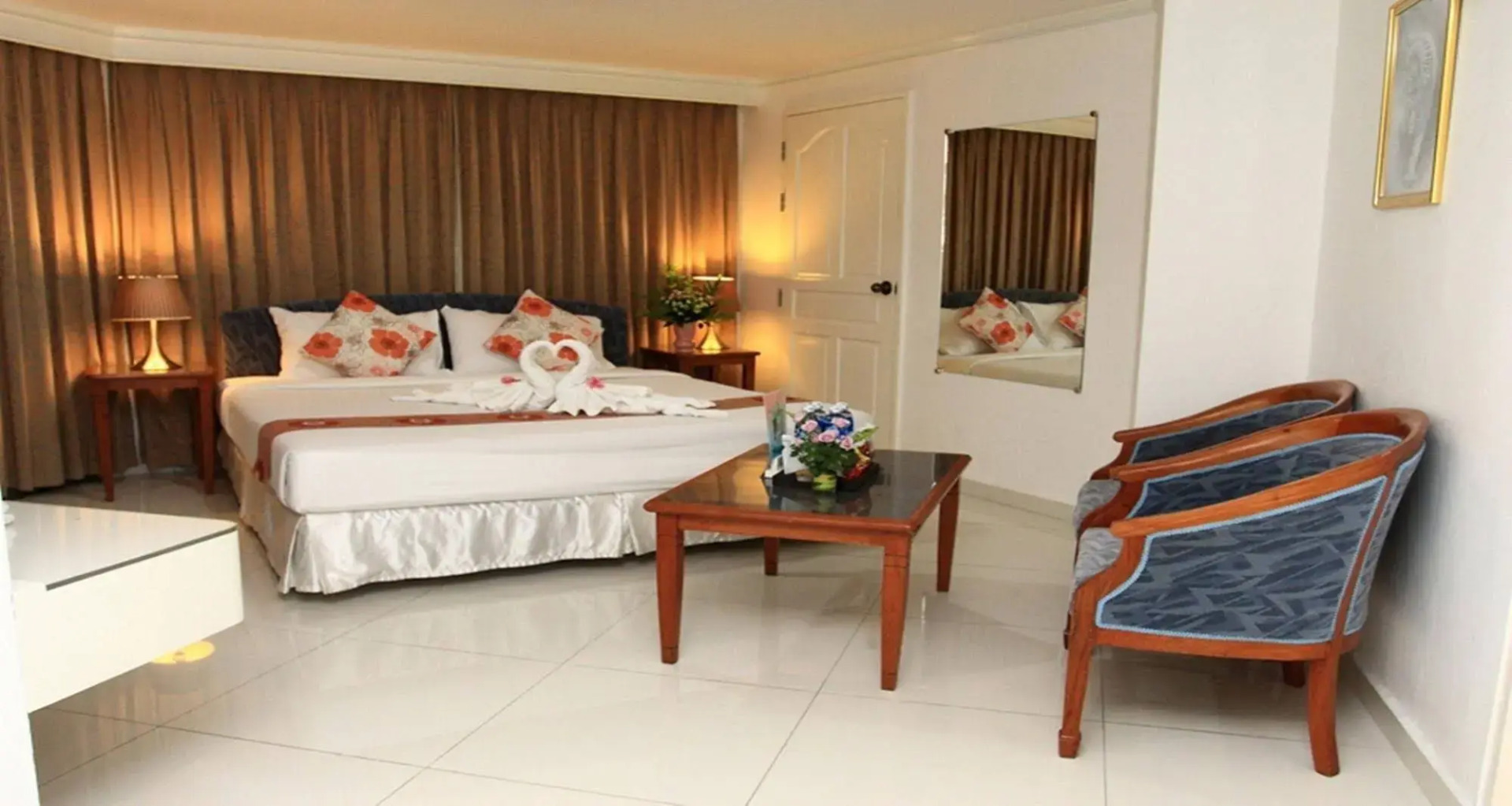 Photo - Summit Pavilion Hotel