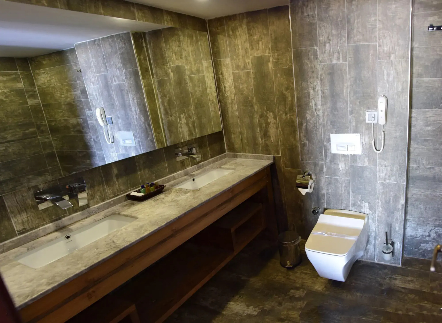 Photo - Manaspark Deluxe Hotel