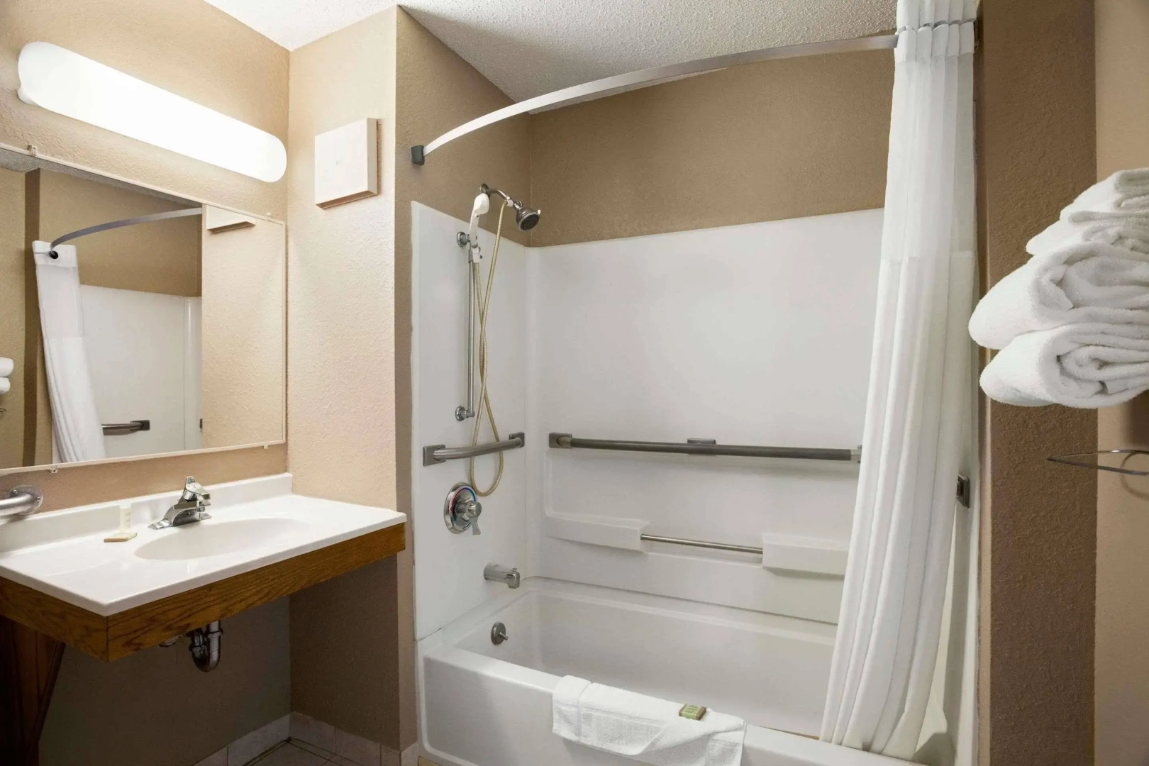 Photo - Quality Inn Oneida near Casino