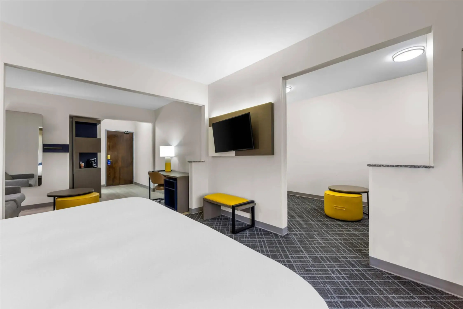 Photo - Comfort Suites London South