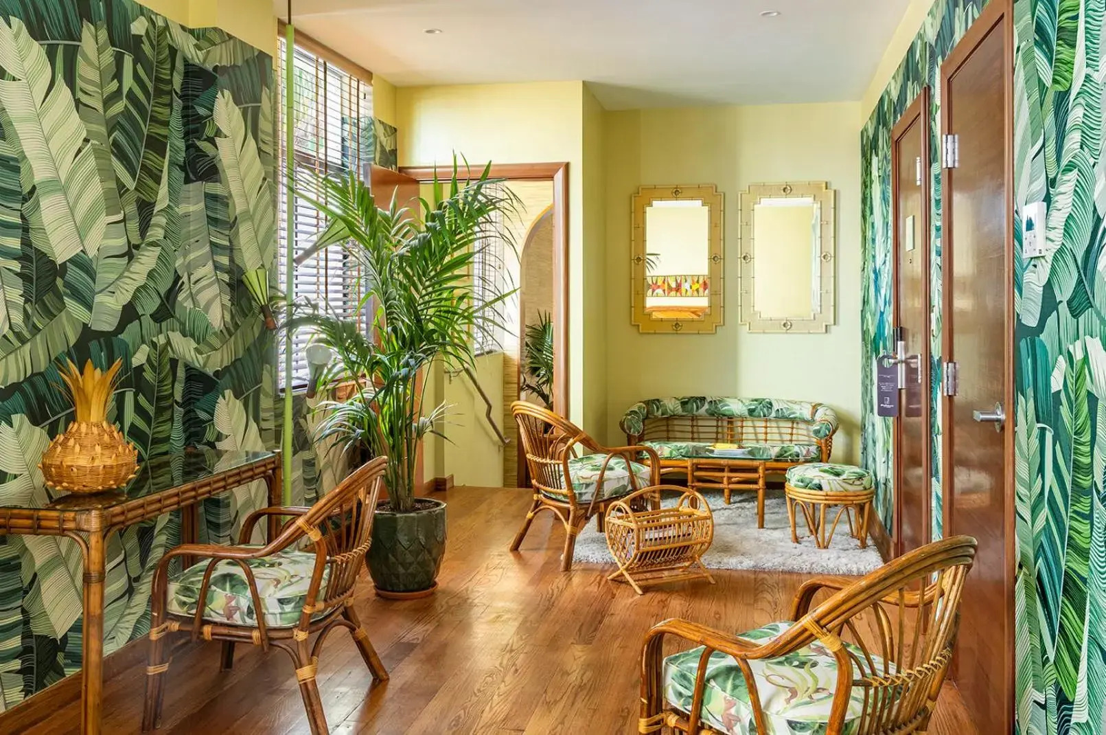 Photo - Pelican Hotel