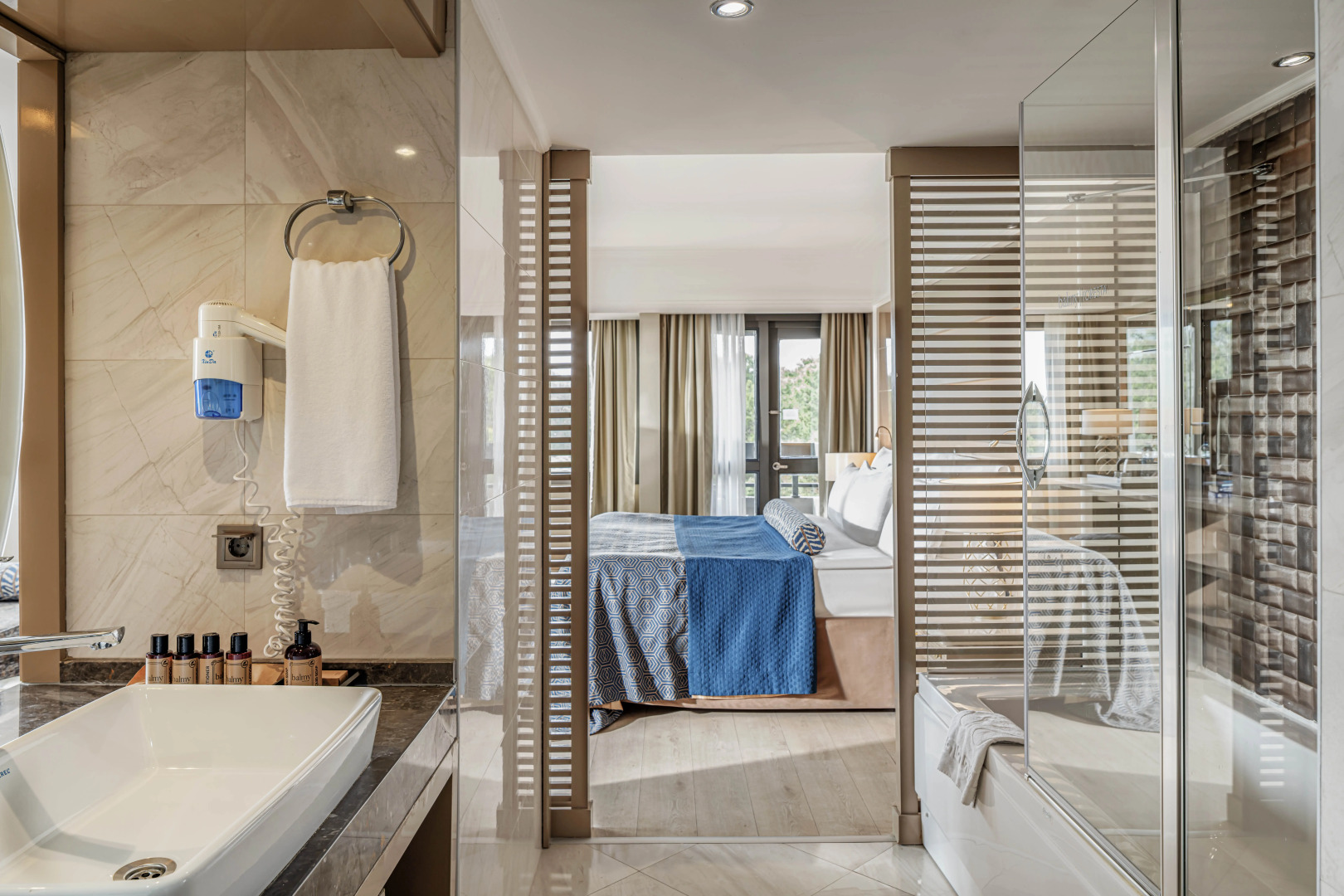 Photo - Balmy Foresta