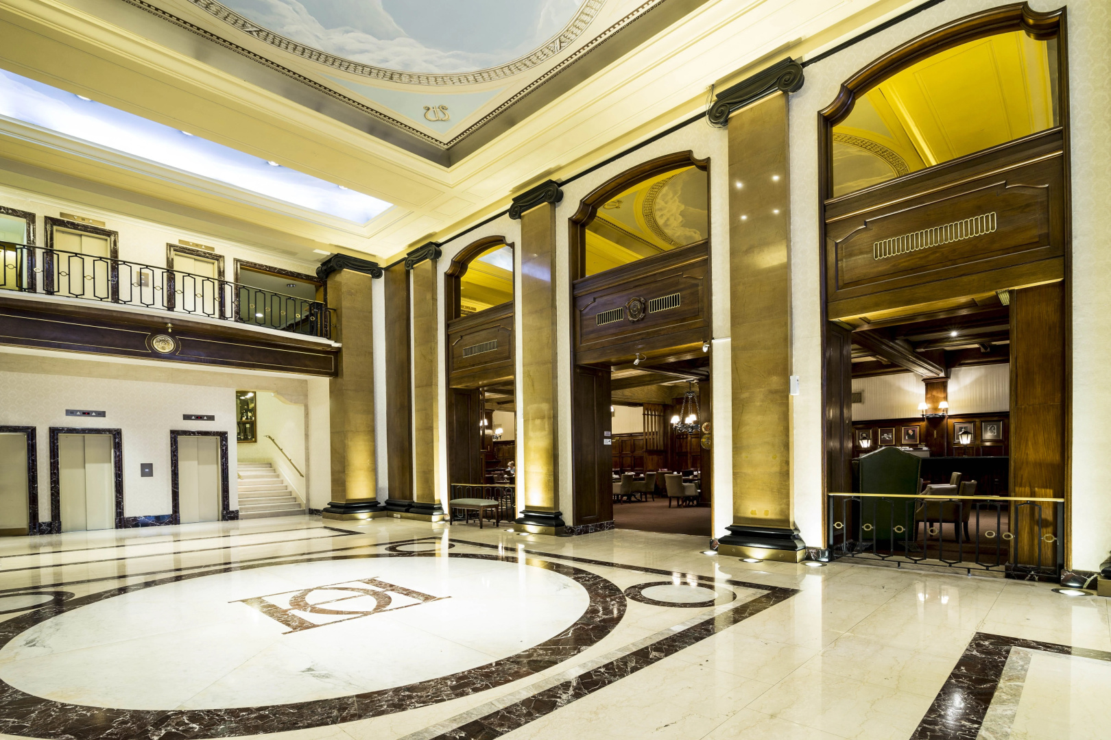 Photo - Claridge Hotel