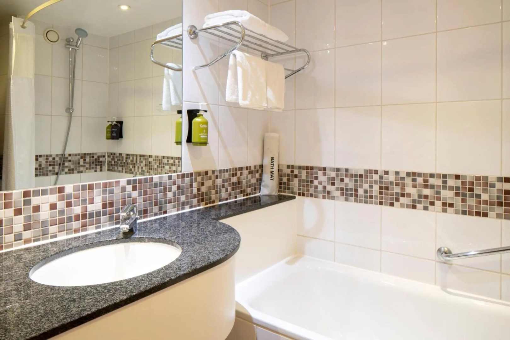 Photo - Leonardo Royal Hotel London City