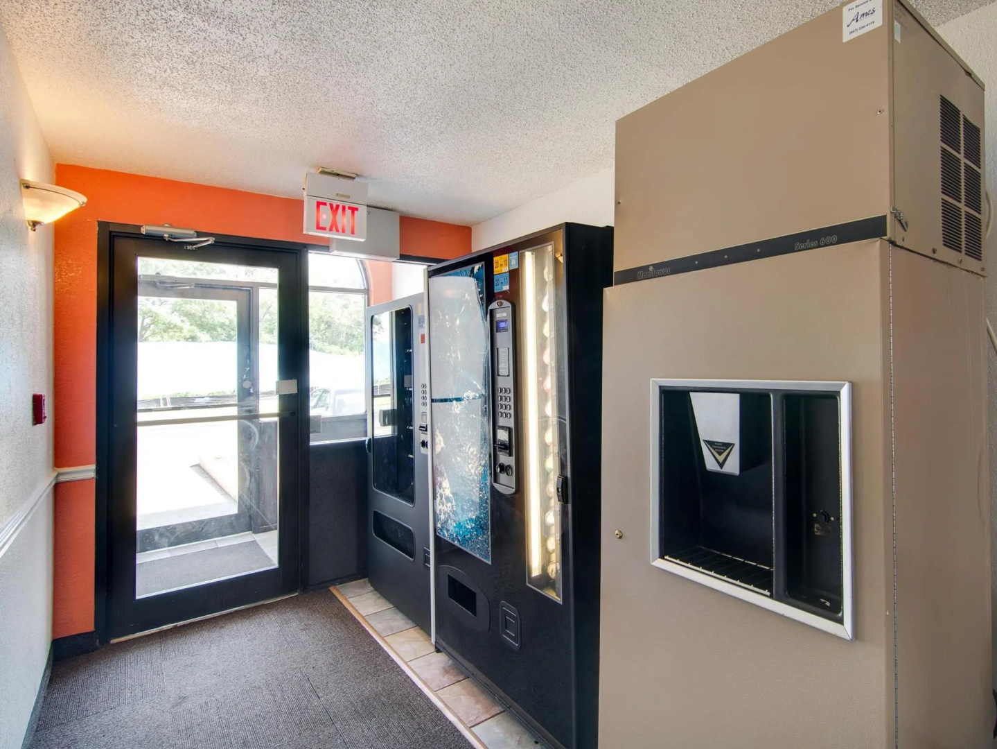 Photo - Motel 6-Waukegan, IL