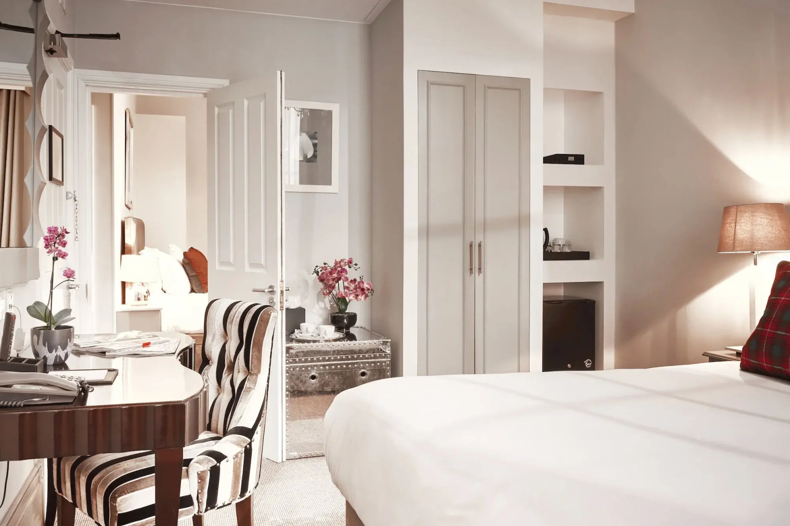 Photo - The Tophams Hotel