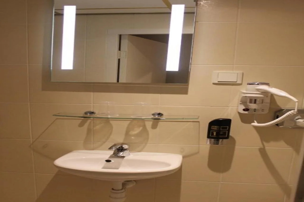 Photo - The Townhouse Hotel