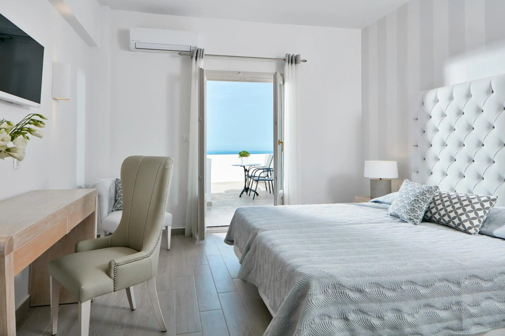 Photo - Santorini Palace