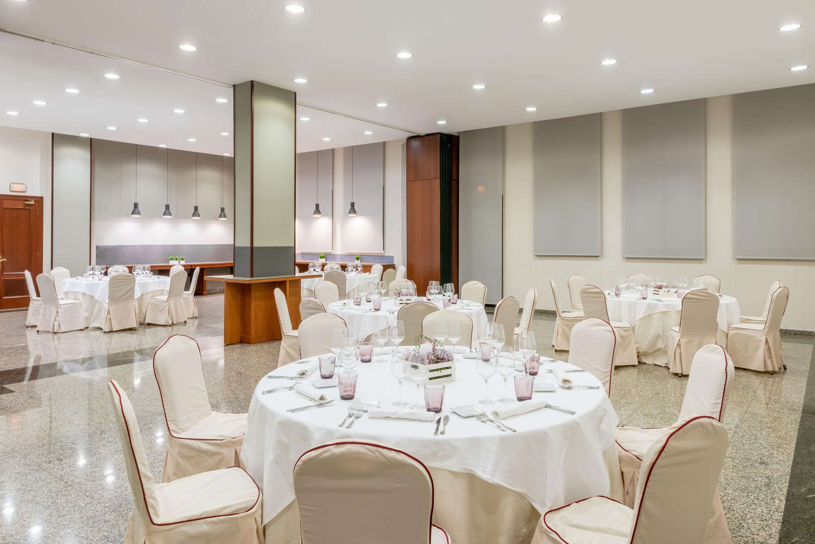 Photo - Hotel Santiago Plaza, Affiliated by Meliá