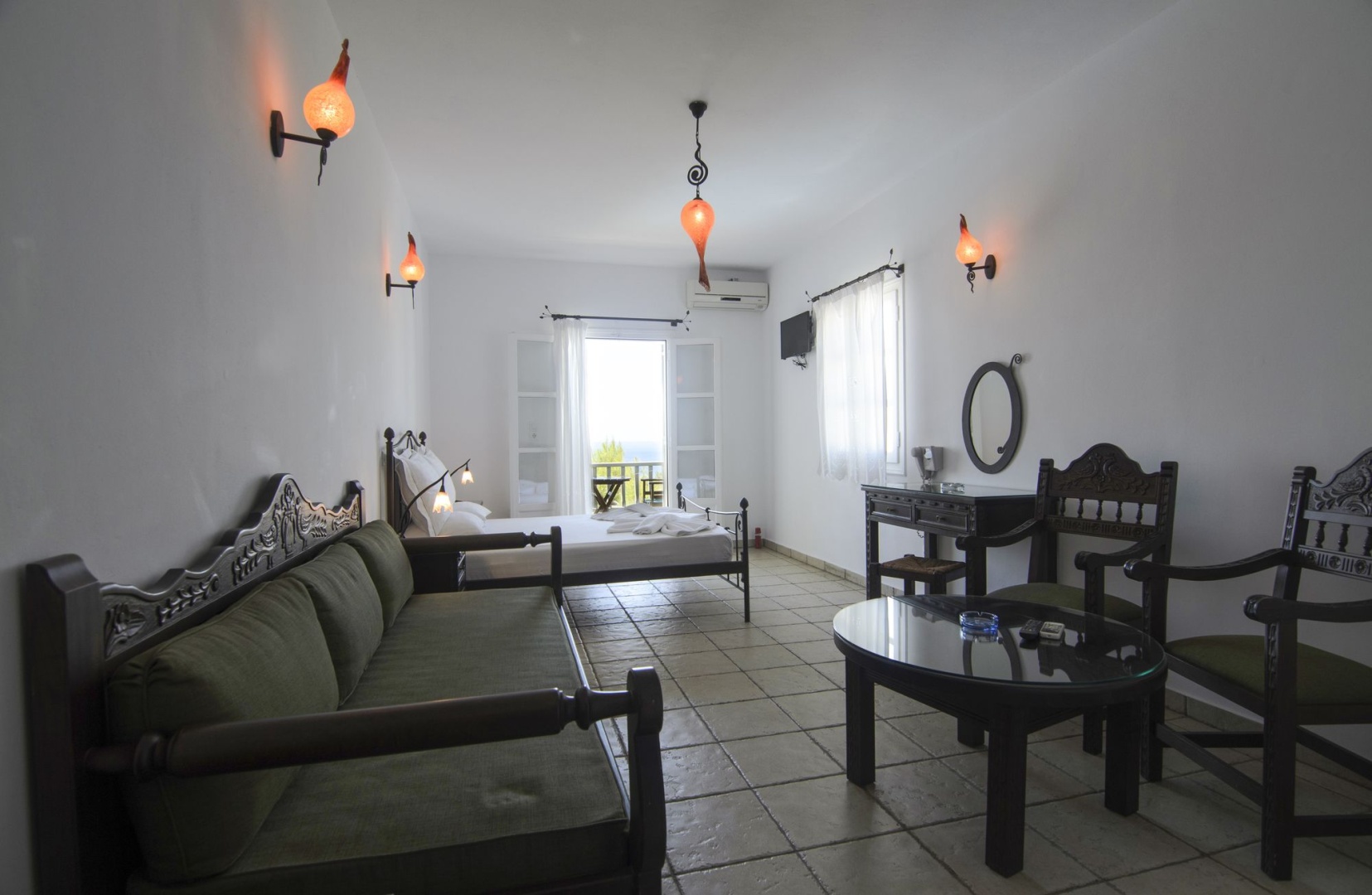 Yperia Hotel