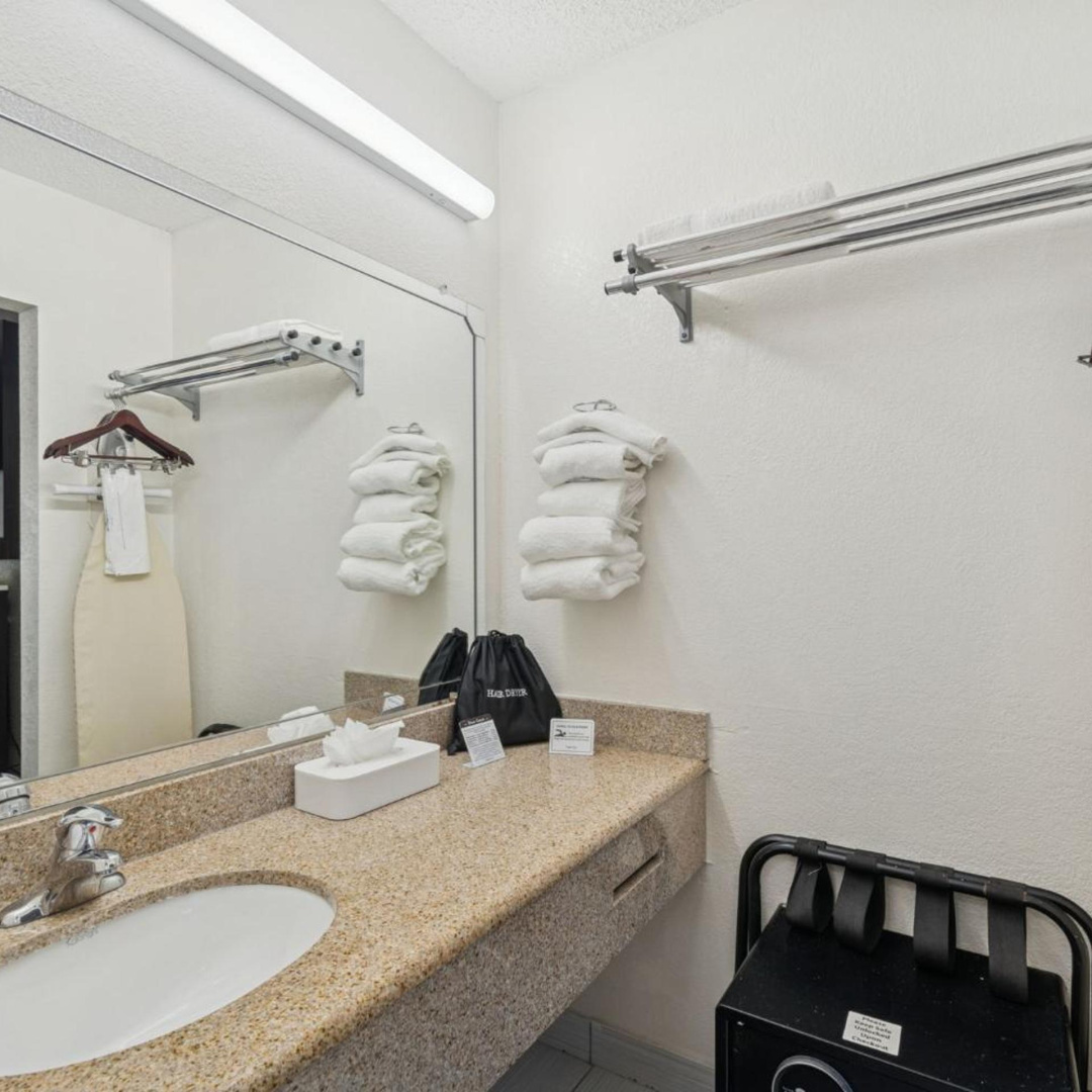 Photo - Ramada by Wyndham Temple Terrace/Tampa North
