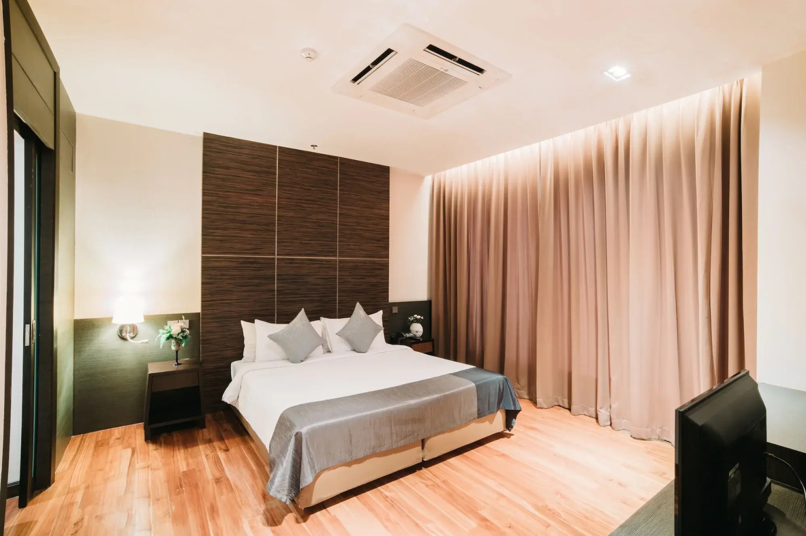 Foto - Lumen Bangkok Srinakarin