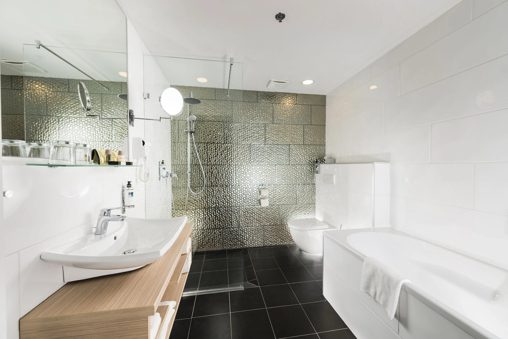 Photo - Bo33 Hotel Family & Suites