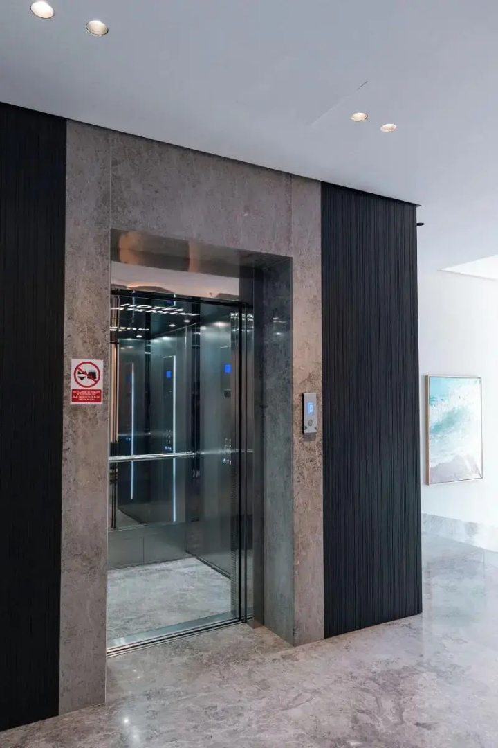 Photo - Mazarine Hotel