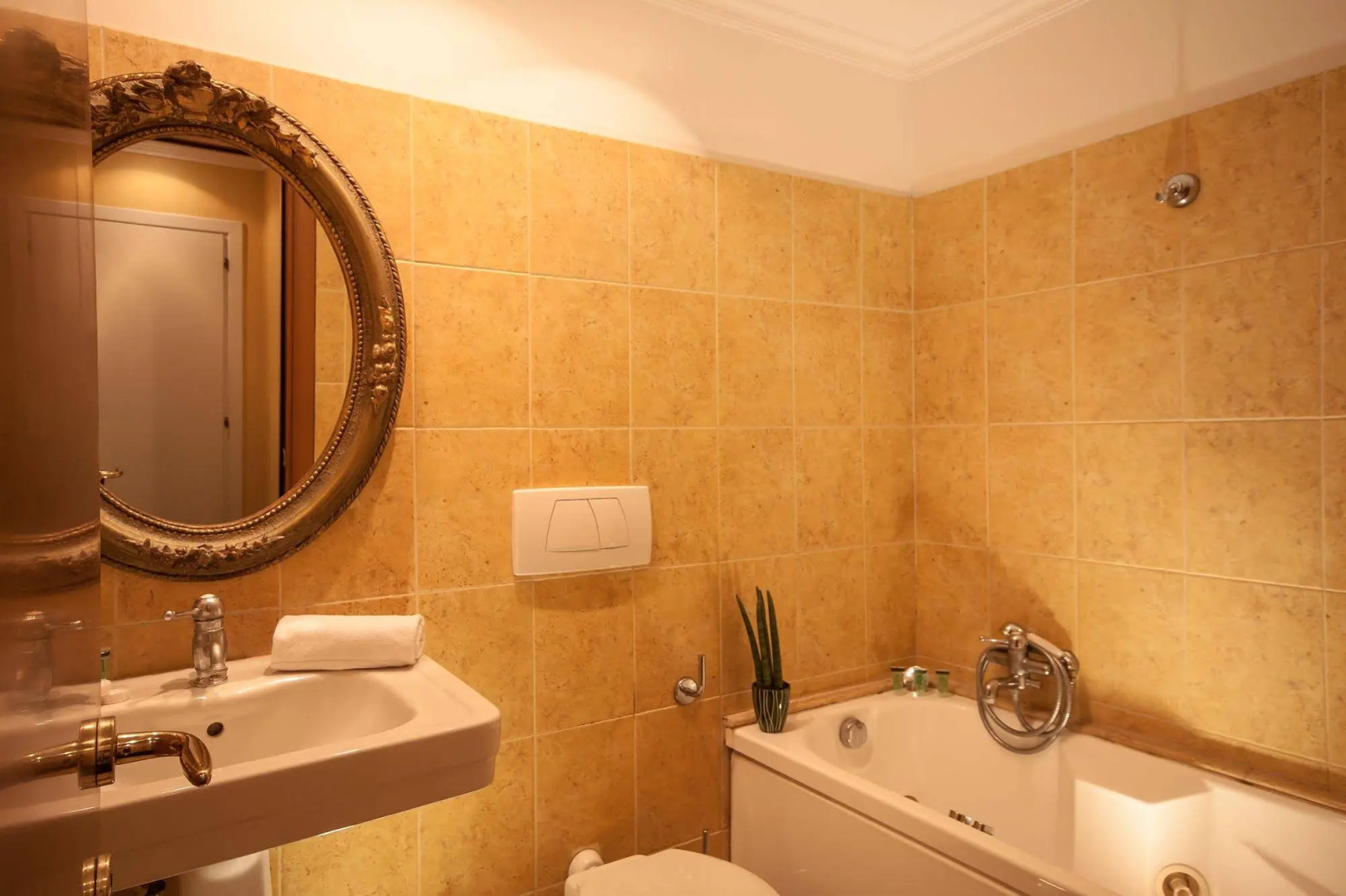 Photo - La Maison Royale