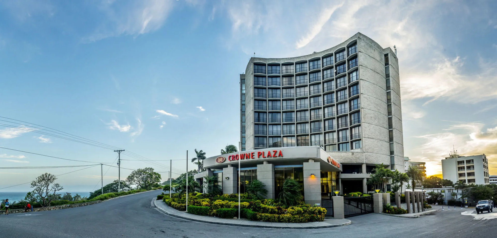 Crown Hotel — фото 1