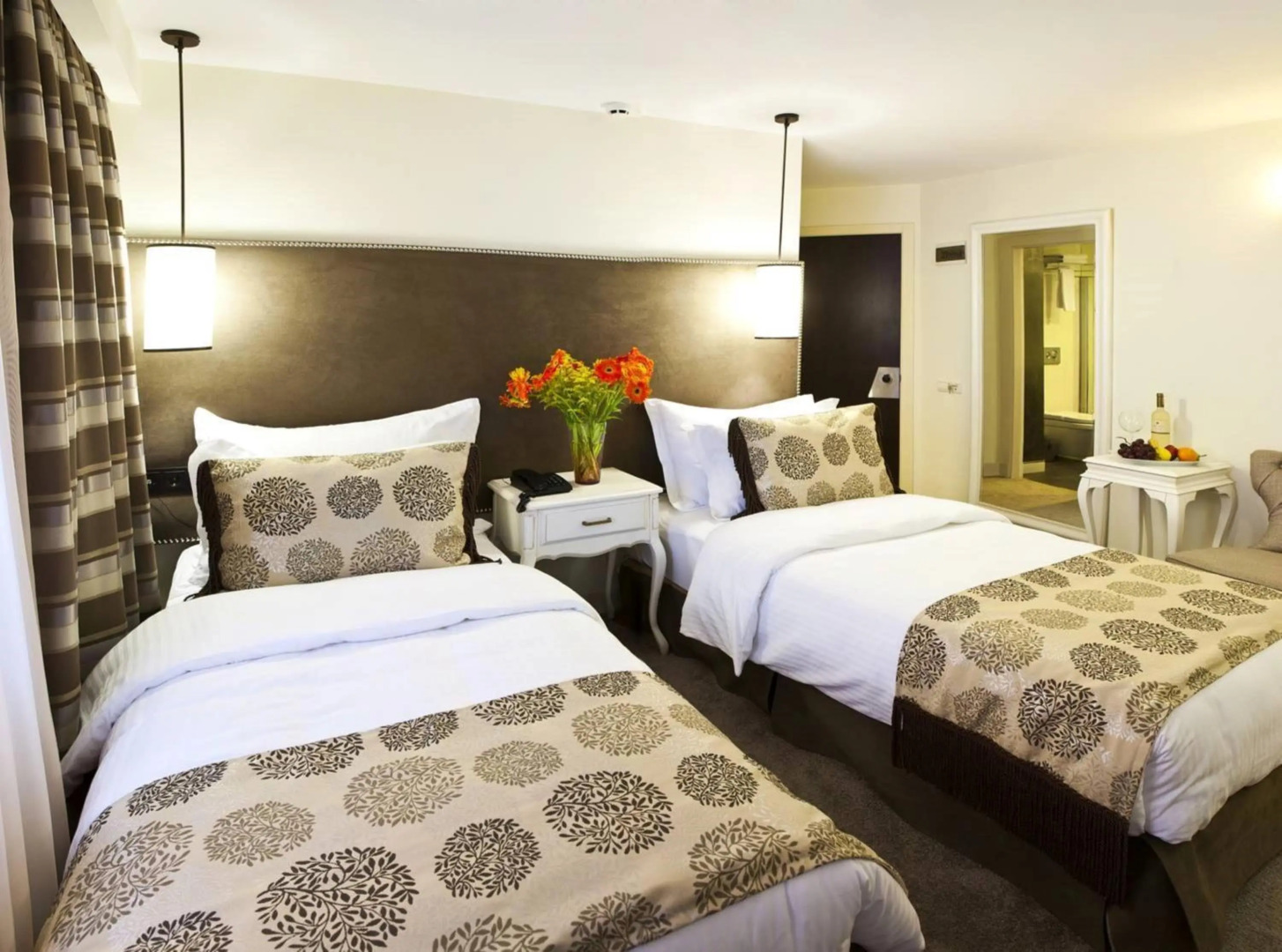 Photo - Taximtown Hotel