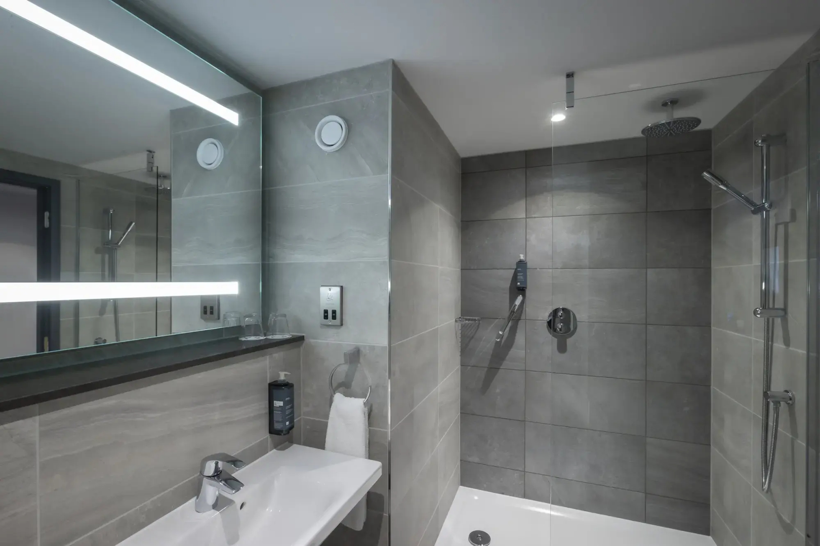 Photo - Maldron Hotel Manchester City Centre