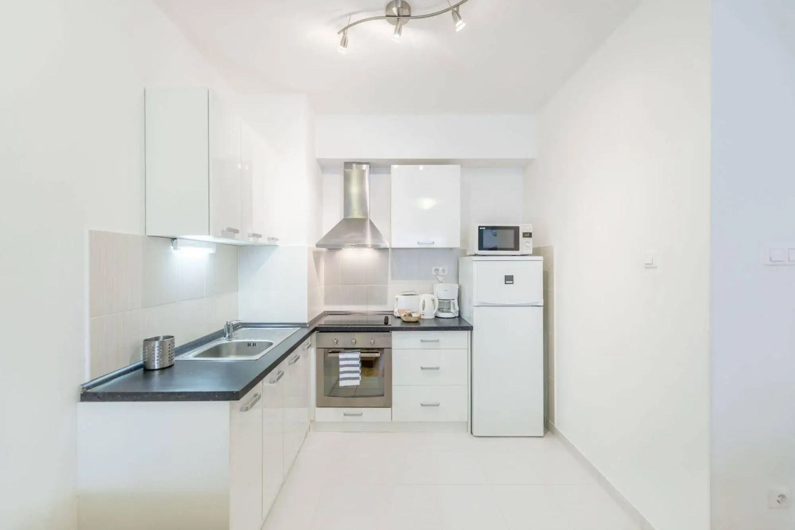 Photo - Prince Apartments
