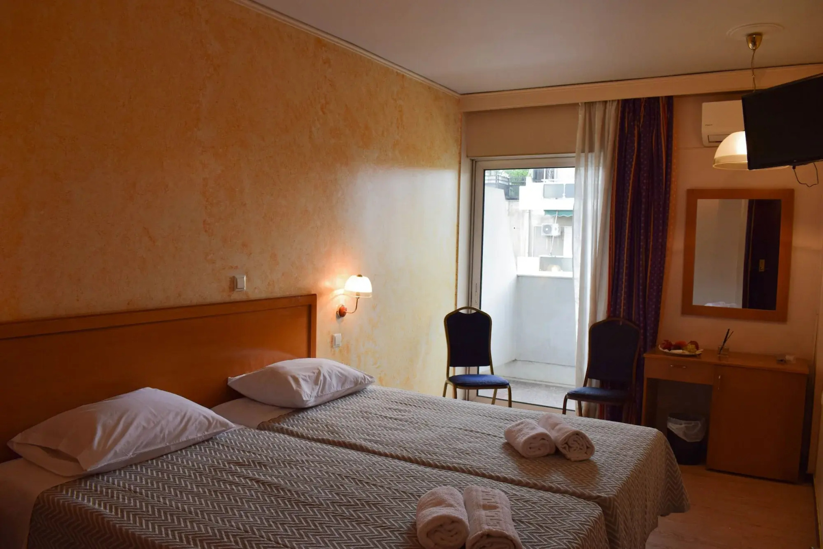 Photo - Savoy Hotel