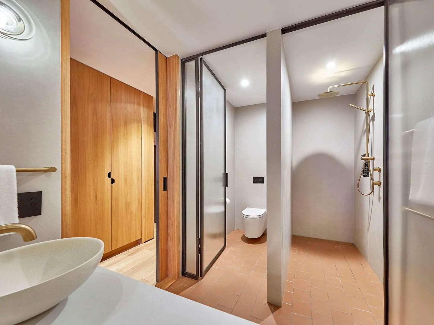 Photo - Wonil Hotel Perth - Handwritten Collection