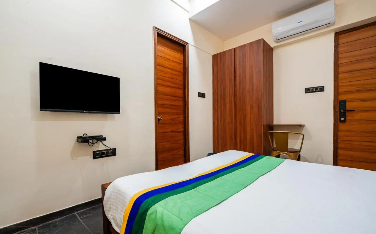 Photo - Treebo Premium The Memoir, Ramdaspeth