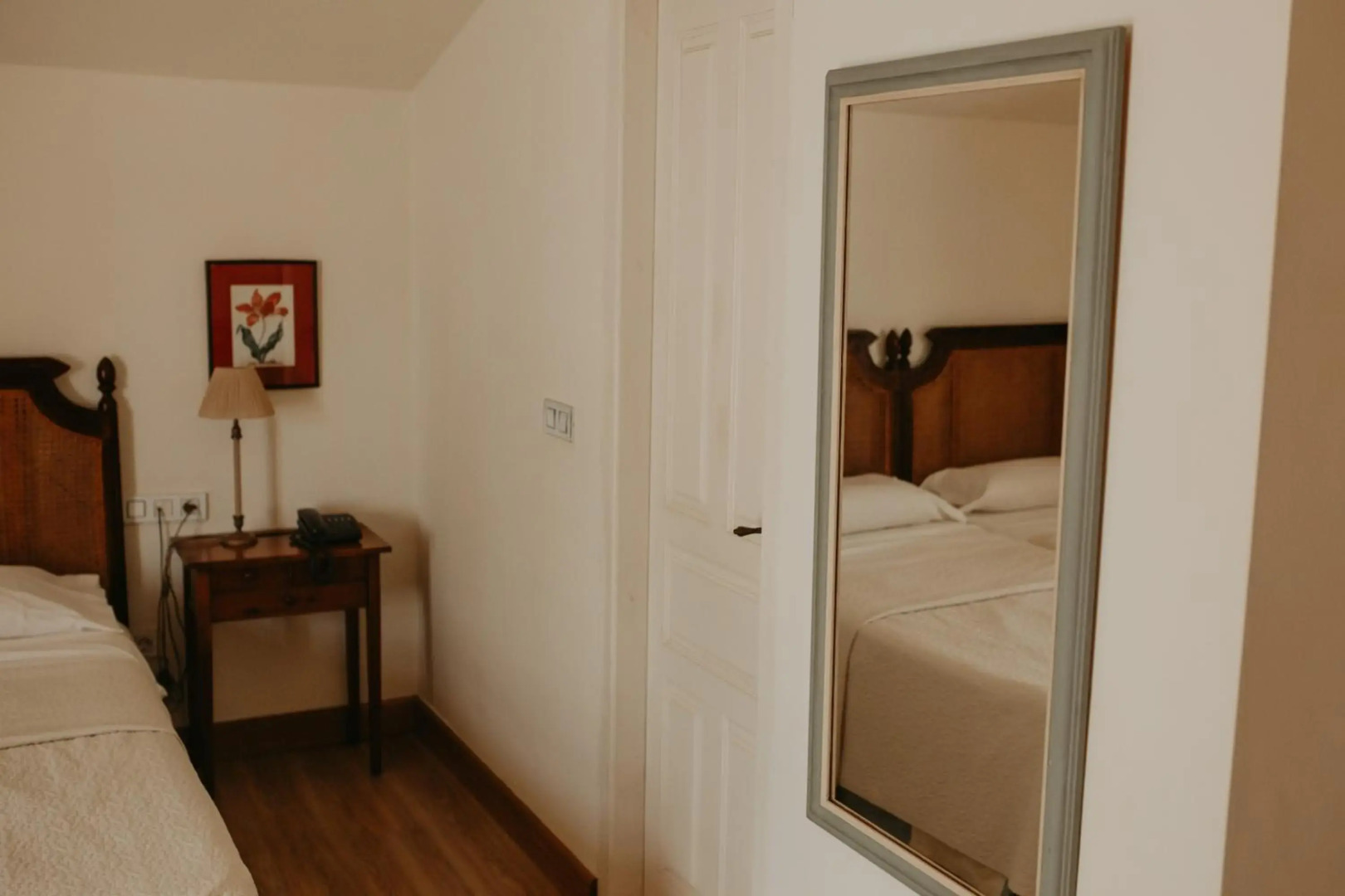 Photo - Hotel Posada de Valdezufre