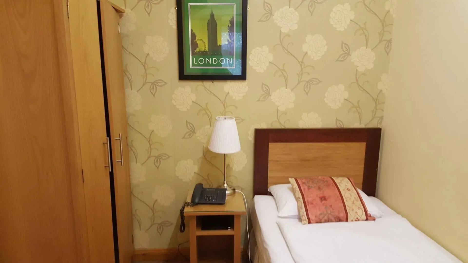 Photo - Shakespeare Hotel