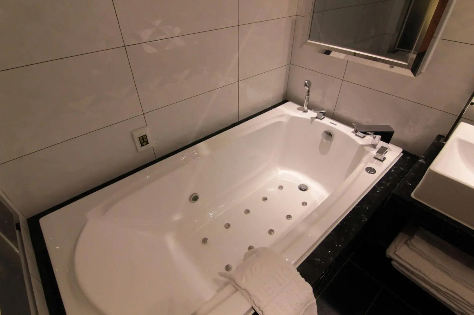 Photo - V-one Vogue Hotel