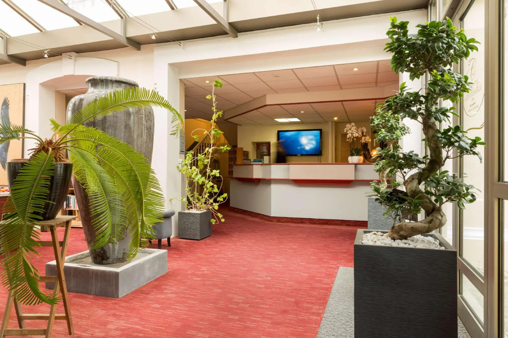 Photo - Grand Hotel de Courtoisville