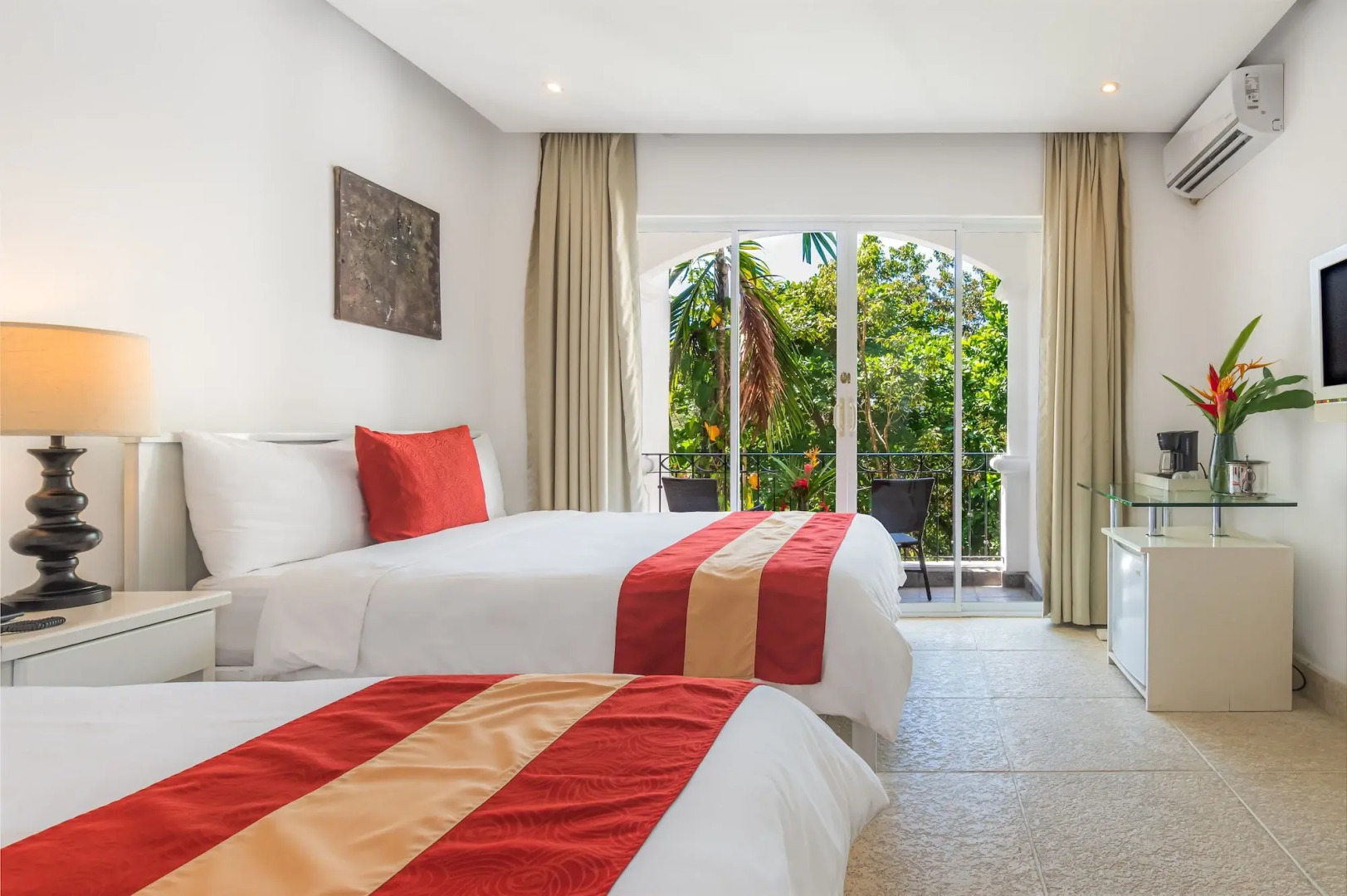 Photo - Shana by the Beach Manuel Antonio