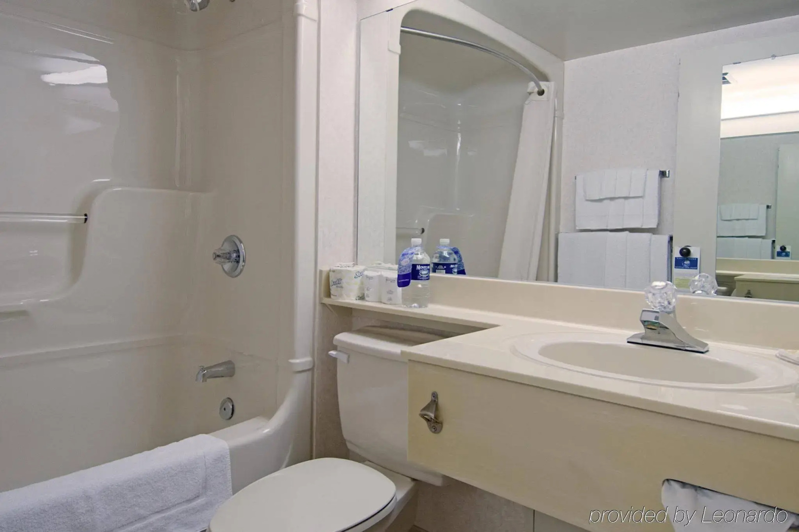 Photo - Quality Inn and Suites Montreal East