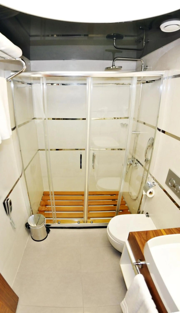 Photo - Avin Hotel