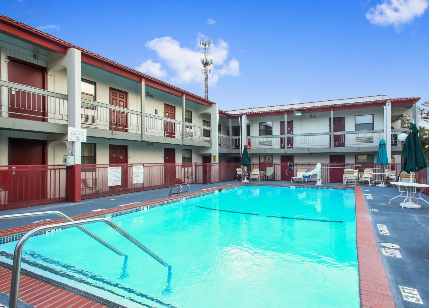 Photo - Red Roof Inn North Dallas - Park Central