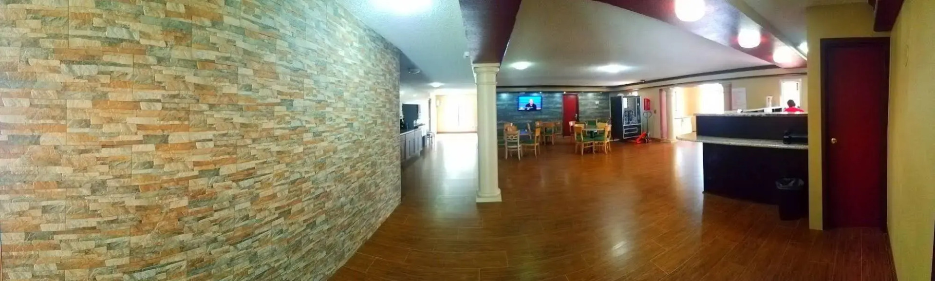 Photo - Red Roof Inn & Suites Houston- Hobby Airport