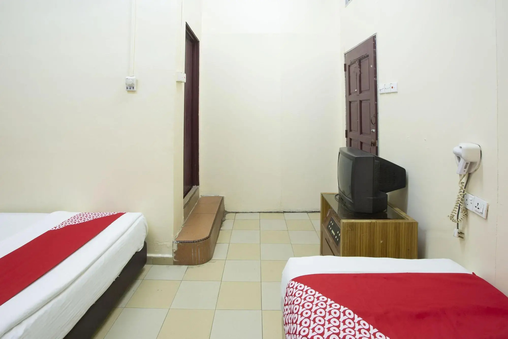 Photo - SPOT ON 90137 Casavilla Hotel Pudu