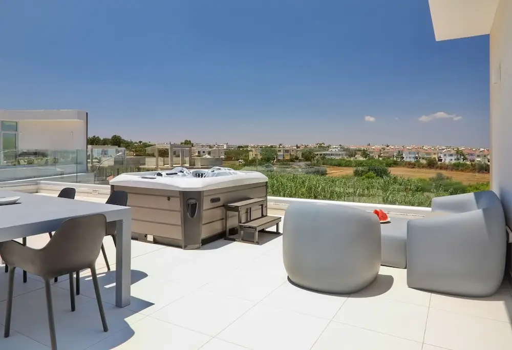 Foto - Seaview Luxury Villa Jacuzzi & Pool! 2 Min Beach