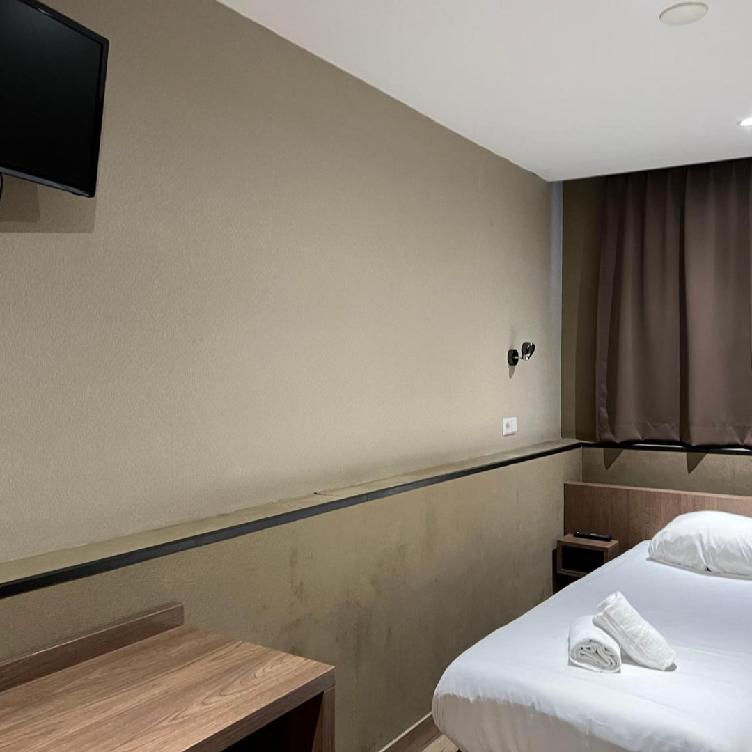 Photo - Blossoms City Hotel