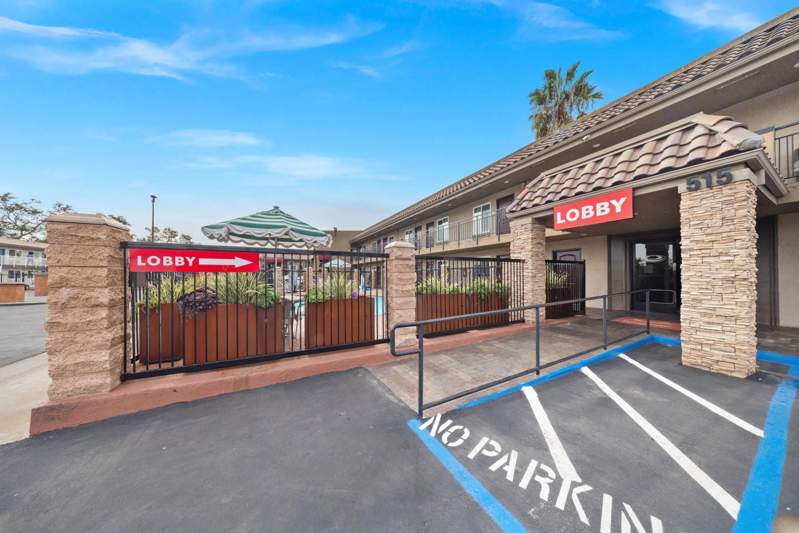 Photo - Econo Lodge Inn & Suites Escondido Downtown