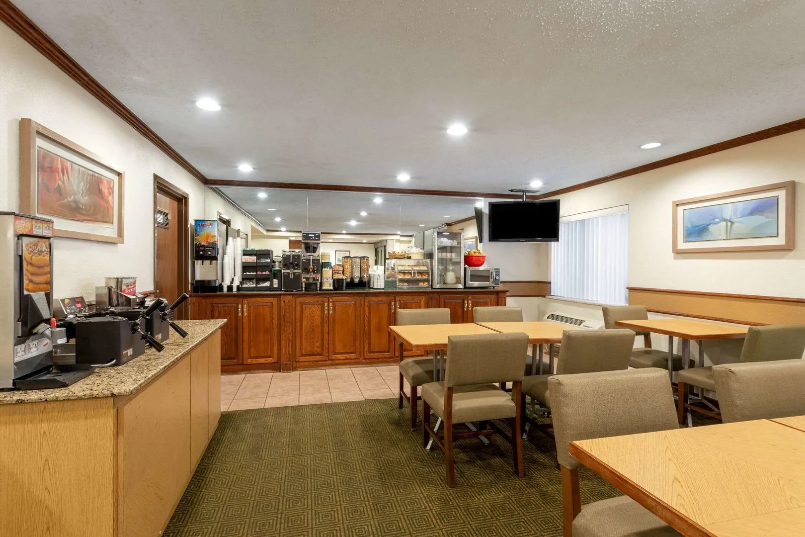 Foto - Norwood Inn & Suites by BlissPoint Post Rd Indianapolis
