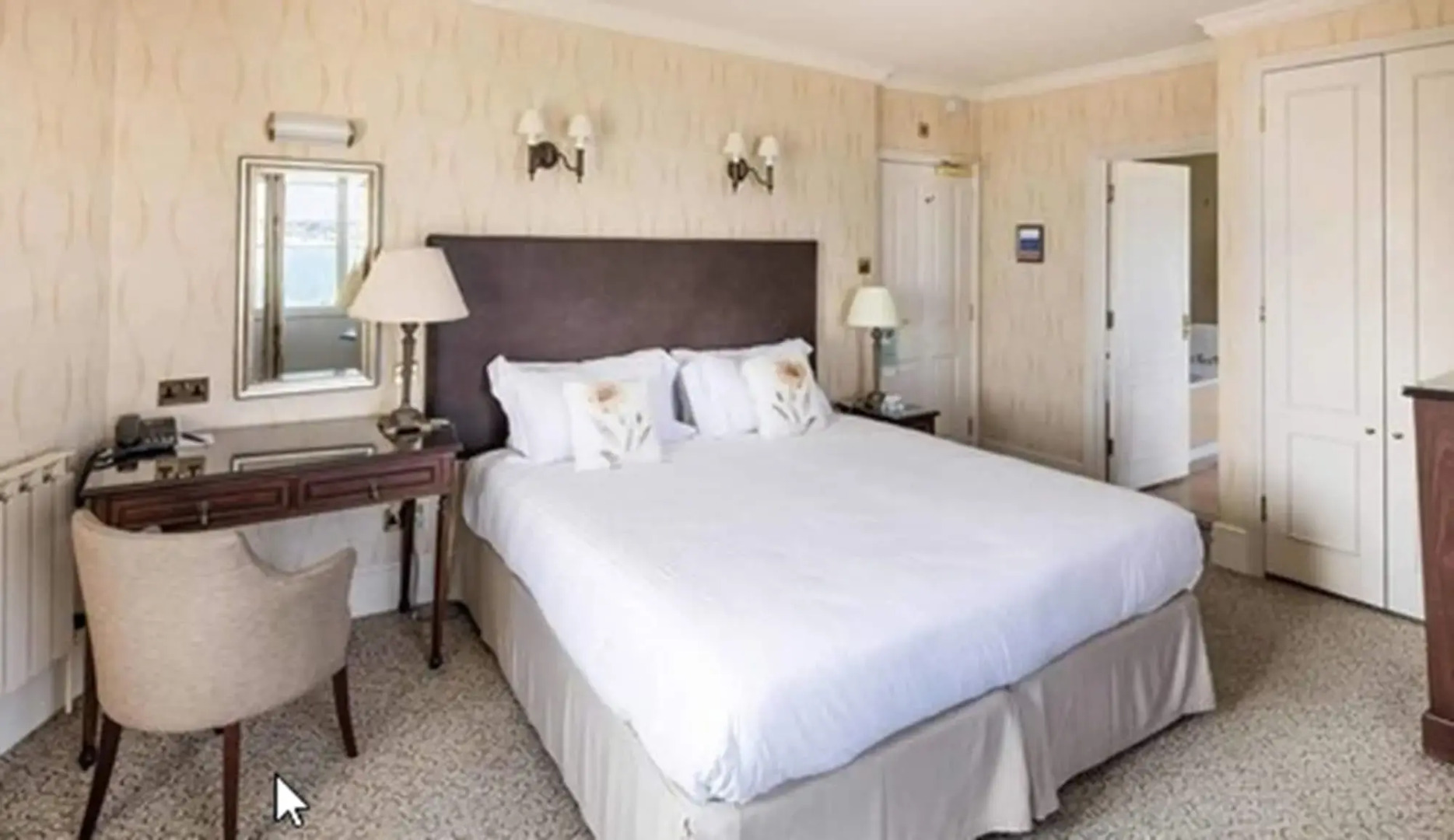 Photo - Somerville Hotel