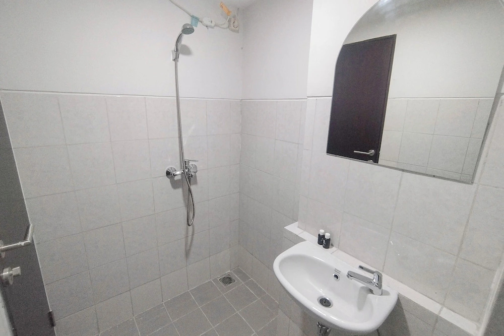 Modern Looking Studio Apartment At Suncity Residence