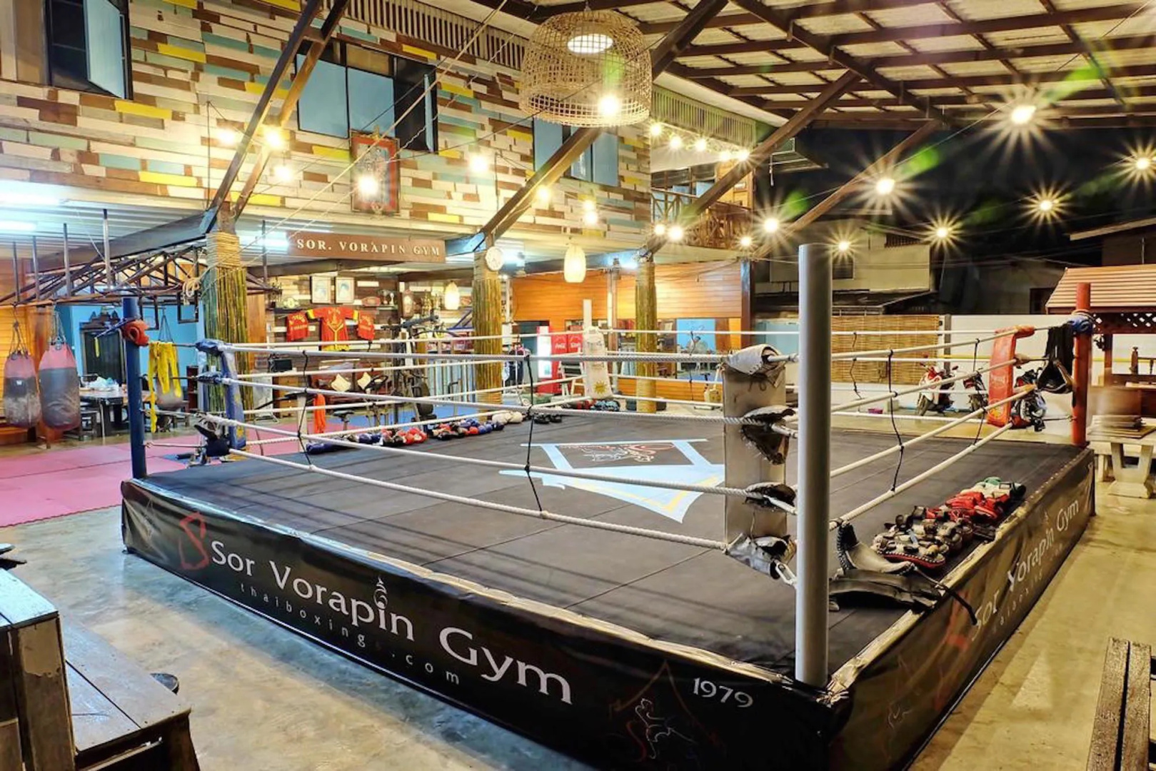 Photo - Sor Vorapin Muay Thai Home