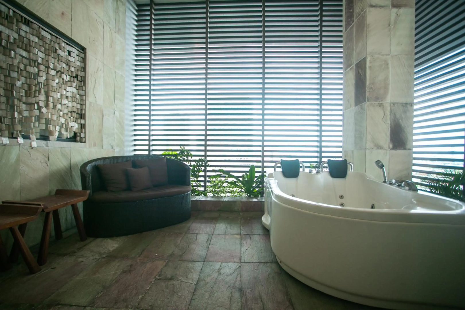 Photo - Luxent Hotel
