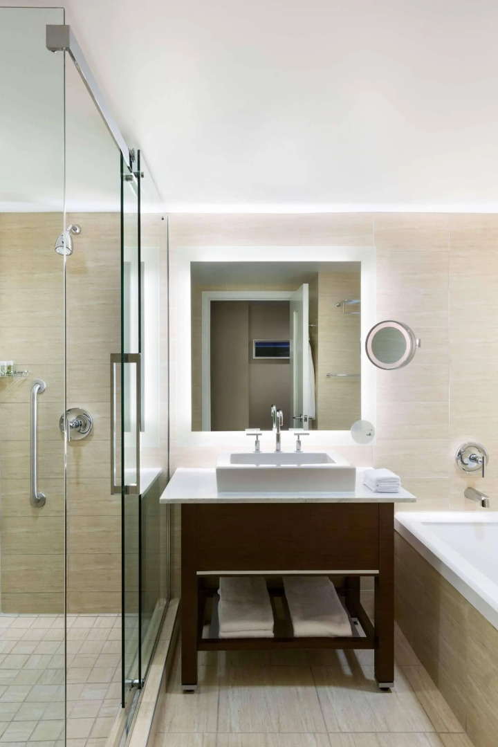 Photo - The Westin Wall Centre, Vancouver Airport