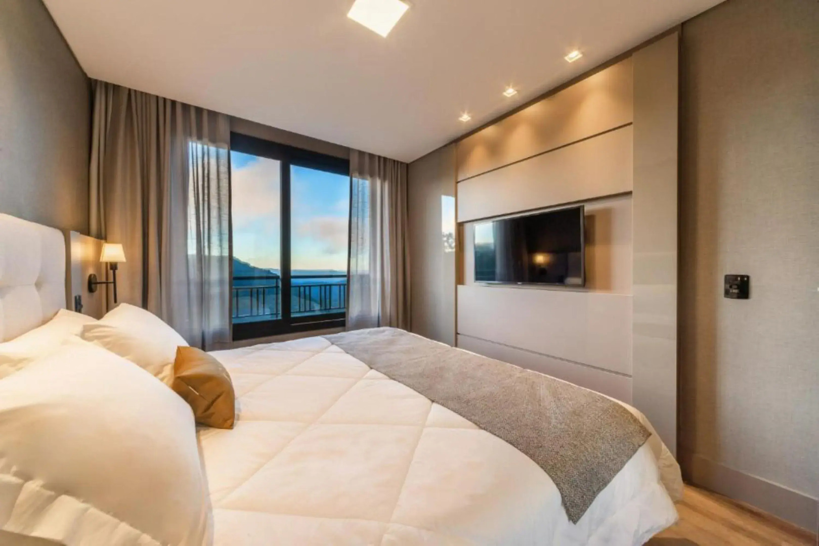 Photo - Chateau Laghetto Collection Oficial