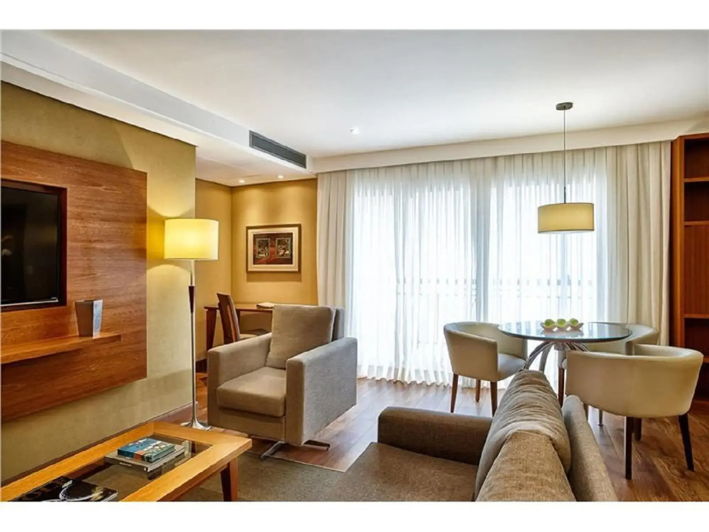 Foto - George V Casa Branca